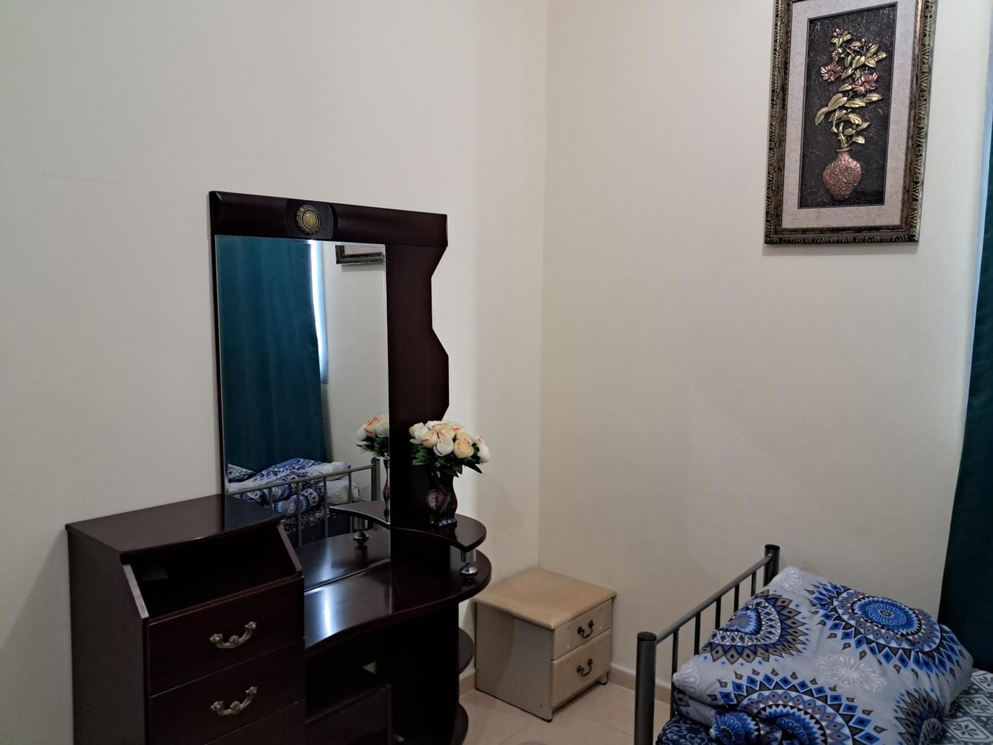 Top House Hostel Abu Dhabi Exterior photo